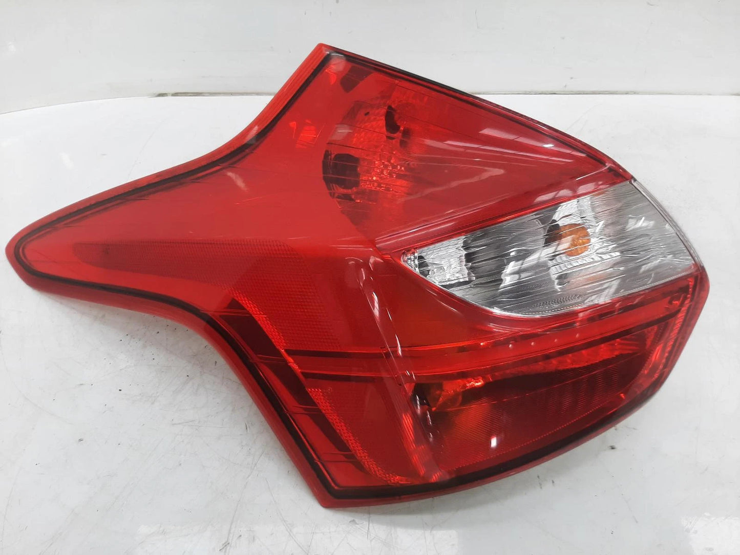 Ford Focus Mk3 N/S Passengers Left Rear Bulb Taillight Tail Light
