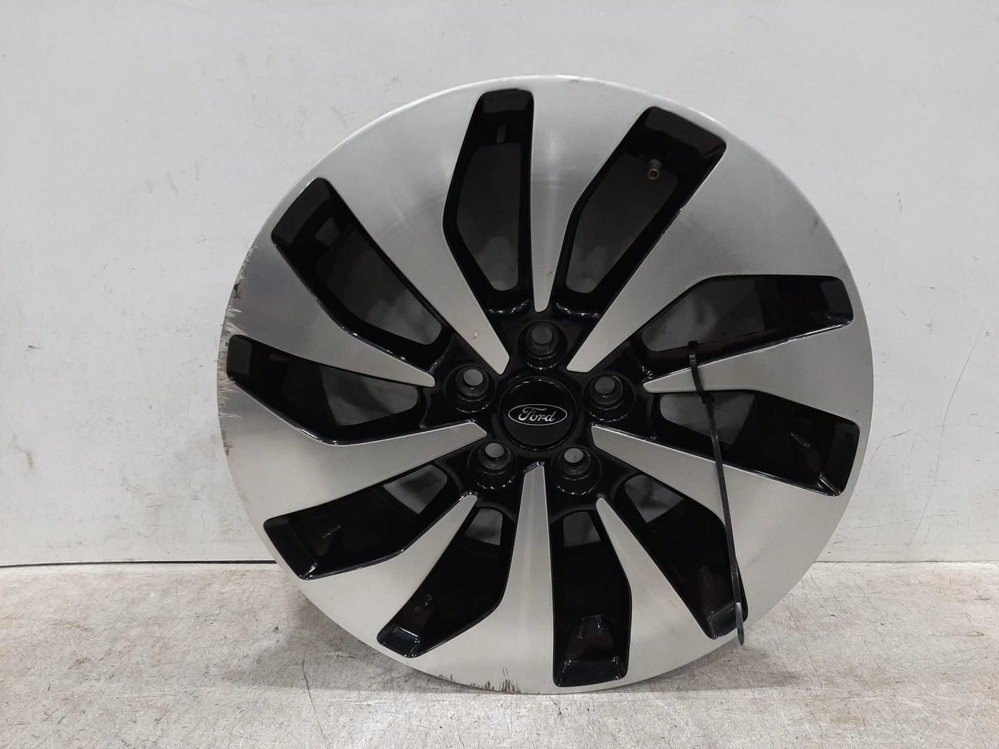 Ford Focus Mk4 Alloy Wheel E 7.0JX17H2 ET50 DOT silver Aguilla spoke