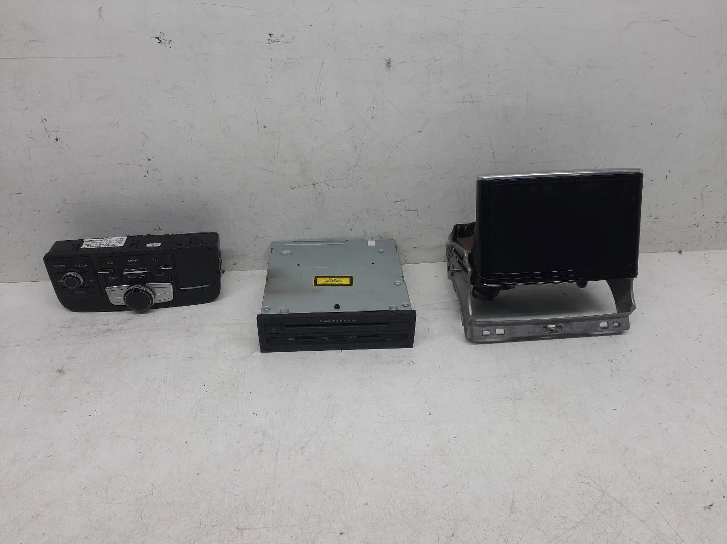 Audi A8 Mk3 (D4) OEM SAT. NAV. UNIT Satellite Navigation Head Unit