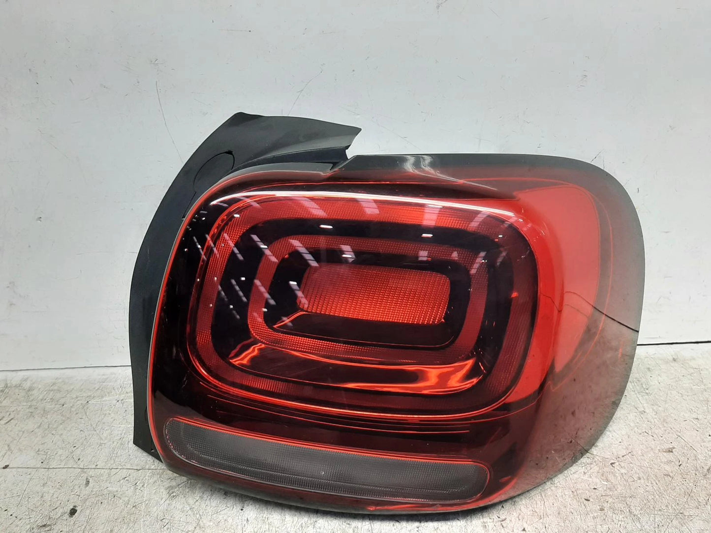Citroen C3 Aircross Mk1 O/S Drivers Right Rear Taillight Tail Light