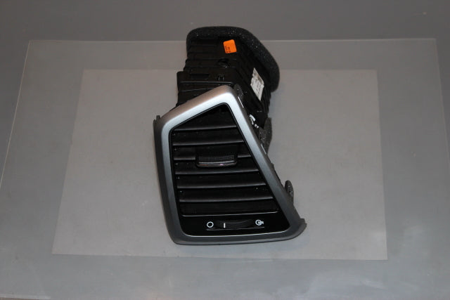 Hyundai Tucson Dashboard Airvent Passengers Side