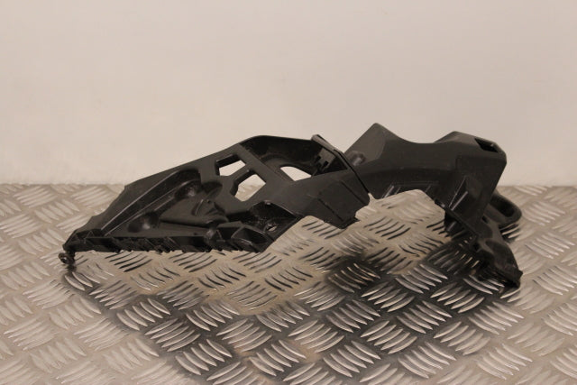 Renault Clio Bumper Support Bracket Drivers Side