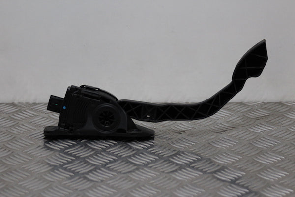 Ford C-Max Accelerator Throttle Pedal (2011) - 1