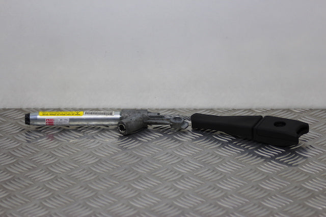 Opel Insignia Seat Belt Lock Tensioner Front Drivers Side No2