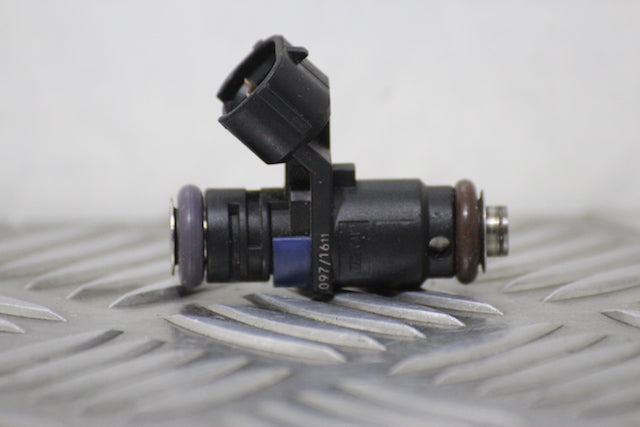 Volkswagen Polo Fuel Injector