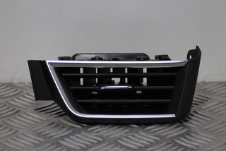 Renault Clio Dashboard Airvent Drivers Side (2020)