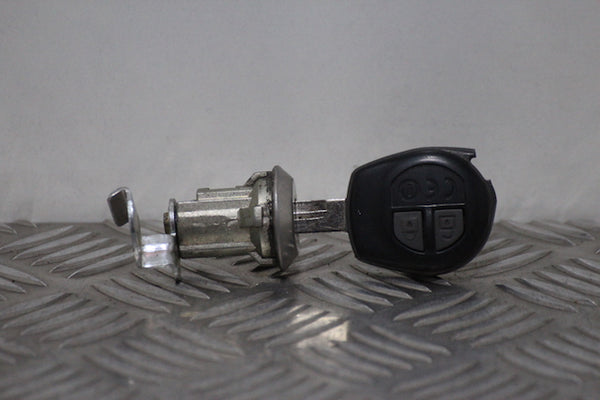 Suzuki Alto Tailgate Boot Lock Barrel and Key (2010) - 1