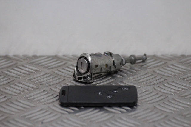 Renault Captur Door Lock Barrel with Key Front Passengers Side