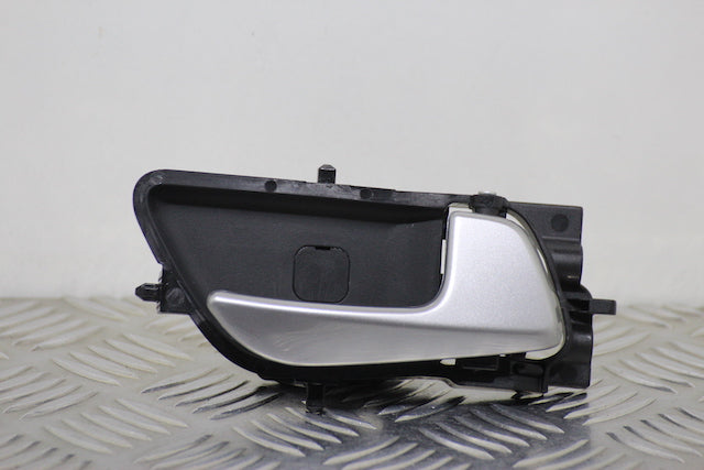 Hyundai i20 Door Handle Inner Front Drivers