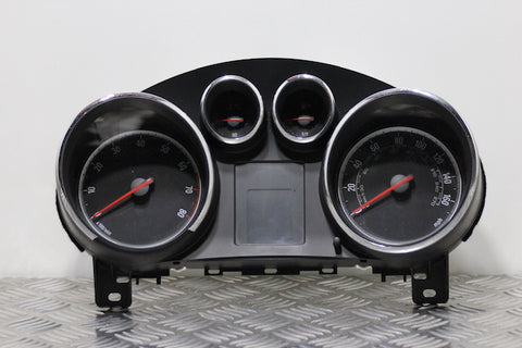 Opel Astra Speedometer 2013