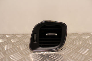 Volvo V40 Dashboard Airvent Drivers Side 2014