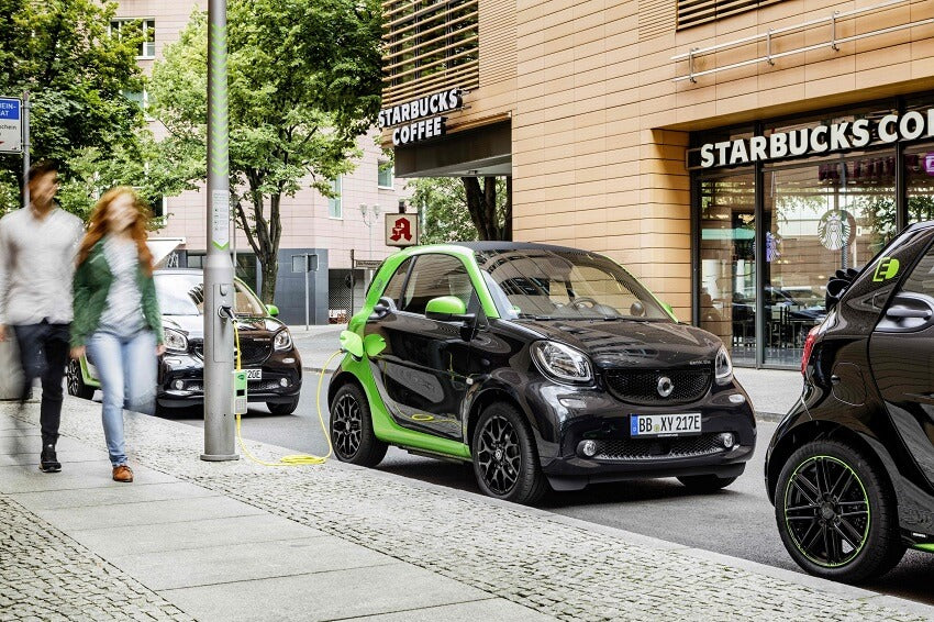The Rise of Smart Cars: Features and Innovations Transforming the Automotive Industry