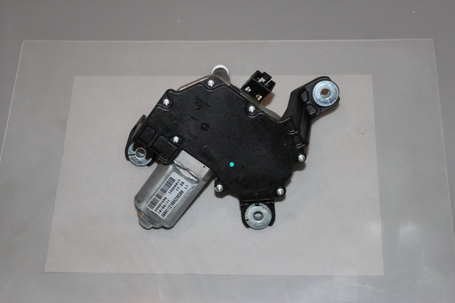 Opel Astra Wiper Motor Rear (2010) genuine OEM used part - CarBreakers.ie