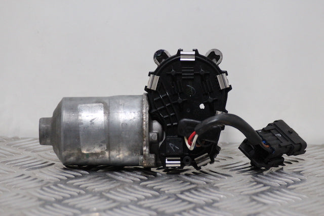 Dacia Duster Wiper Motor Front (2017) genuine OEM used part - CarBreakers.ie