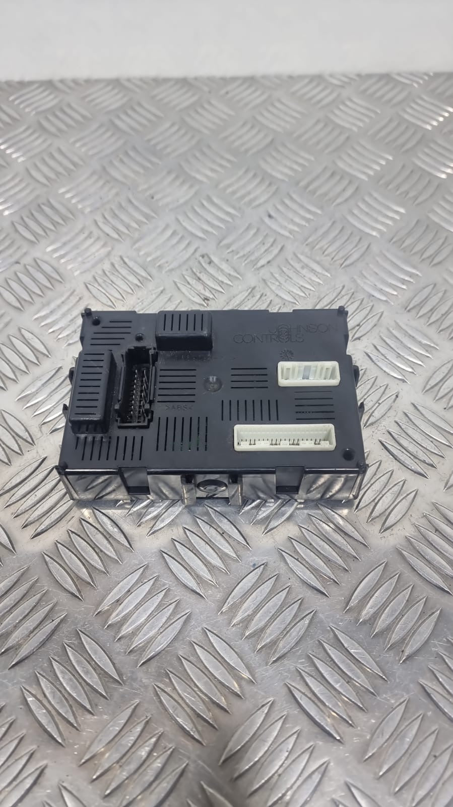 Nissan Micra Body Control Module BCM (2004)