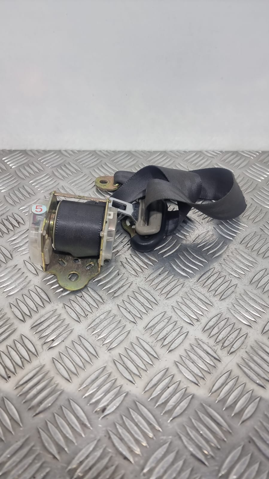 Toyota Corolla Seat Belt Rear Drivers Side (1999)