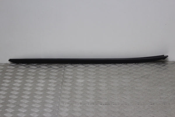 Kia Ceed Windscreen Moulding R (2023) - 1