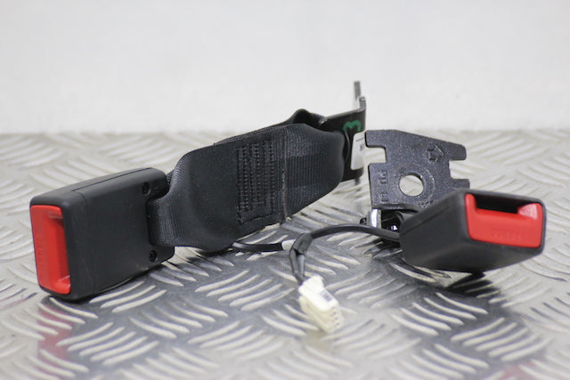 Kia Ceed Seat Belt Buckle Lock Rear Passengers Side 