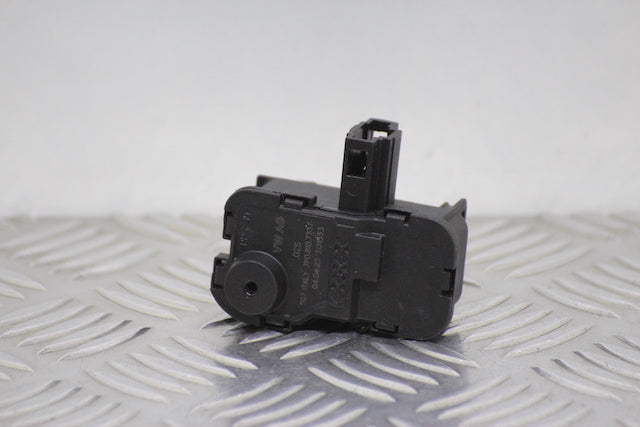 Volkswagen Polo Fuel Flap Control Switch 