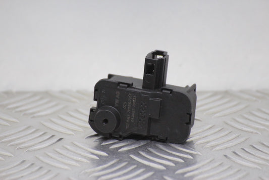 Volkswagen Polo Fuel Flap Control Switch 