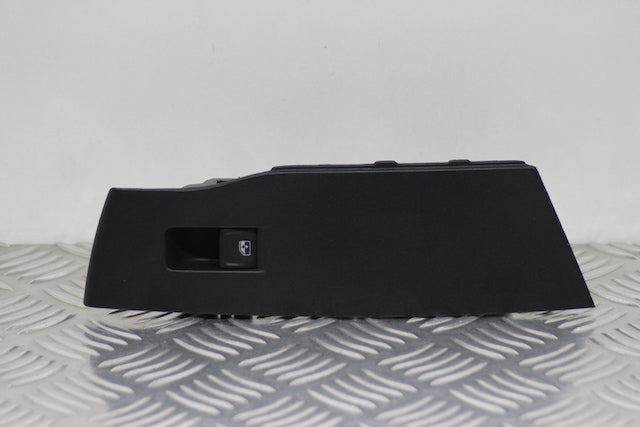 Volkswagen Polo Window Switch Front Passengers Side (2024) - Part photo