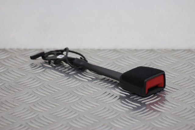 Volkswagen Polo Seat Belt Buckle Lock Front Passengers Side (2024) - Part photo