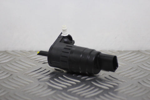 Volkswagen Polo Windscreen Wash Water Bottle Motor 