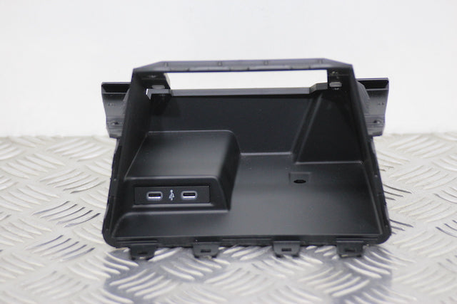 Volkswagen Polo USB Socket Connector No1 (2024) - Part photo
