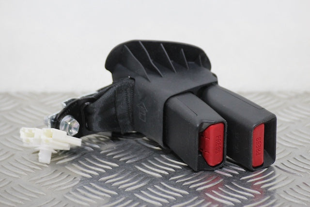 Toyota Corolla Seat Belt Buckle Lock Rear Passengers Side (2024) - Part photo