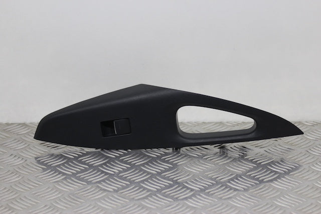 Toyota Corolla Window Switch Rear Passengers Side (2024) - Part photo