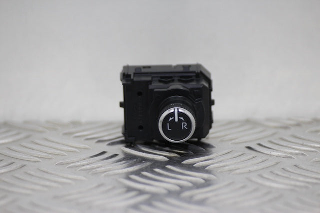 Toyota Corolla Door Mirror Control Switch (2024) - Part photo