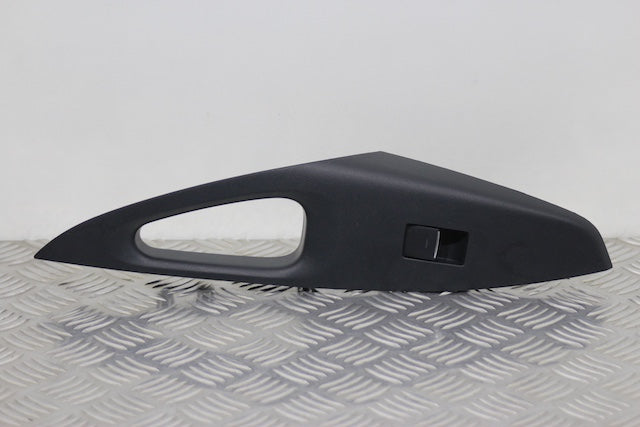 Toyota Corolla Window Switch Rear Drivers Side (2024) - Part photo