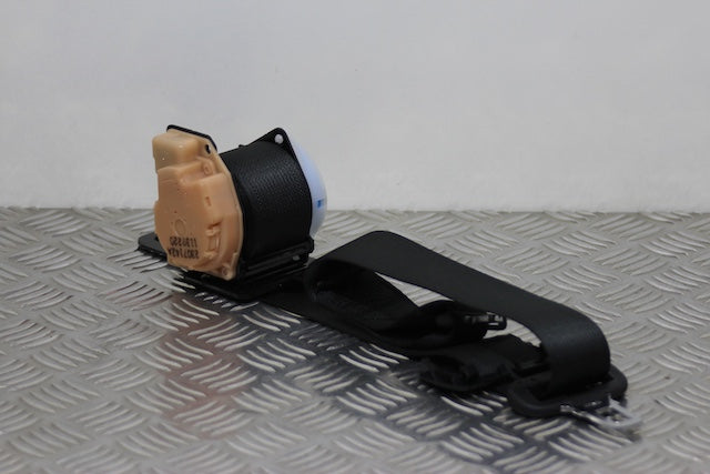 Toyota Corolla Seat Belt Rear Centre