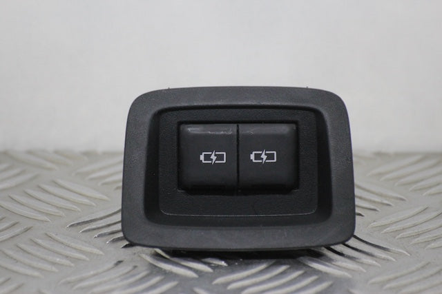 Toyota Corolla USB Socket Connector No2 (2024) - Part photo