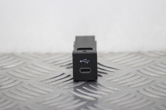 Toyota Corolla USB Socket Connector No1 (2024) - Part photo