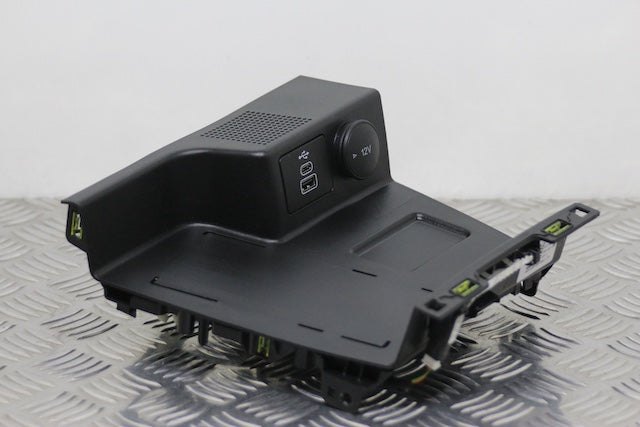 Ford Focus USB Socket Connector No1