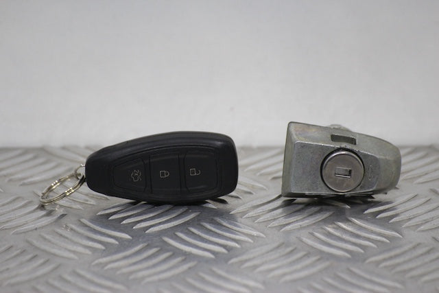 Ford Focus Door Lock Barrel with Key Front Drivers Side