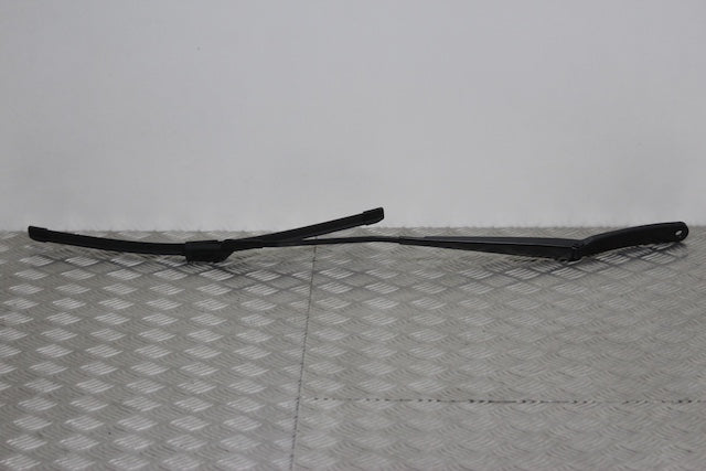 Ford Focus Wiper Front Passengers Side