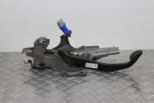 Ford Focus Brake Pedal