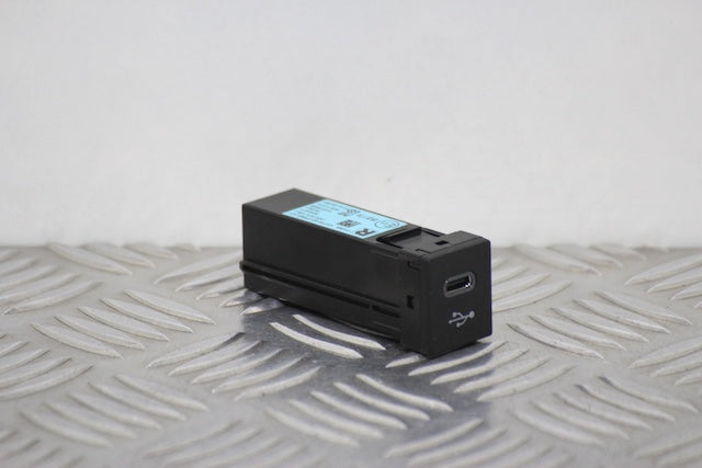 Ford Focus USB Socket Connector No2 (2023)