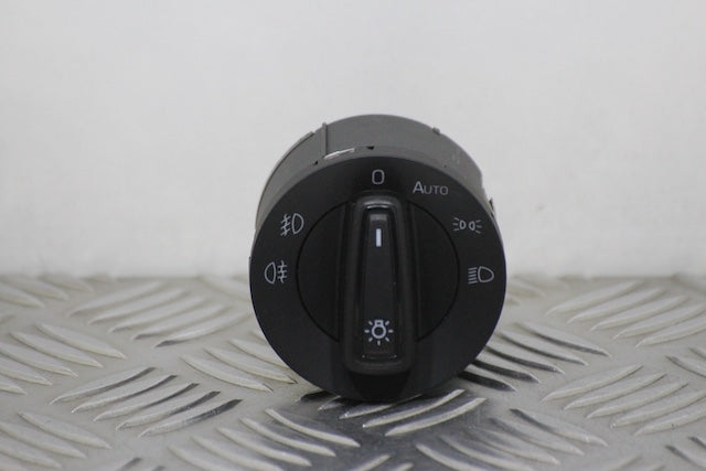 Skoda Fabia Headlight Control Switch (2024)