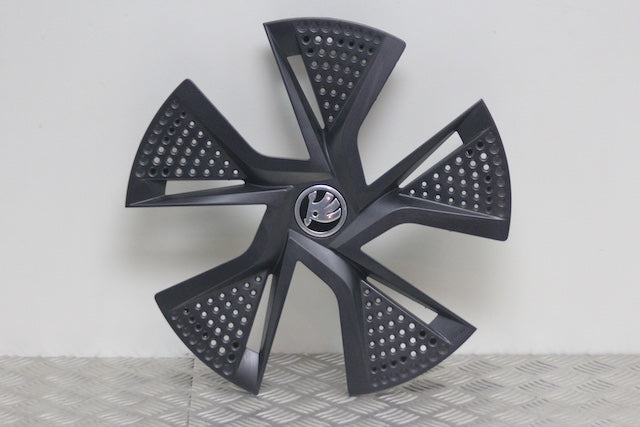 Skoda Fabia Wheel Cover Front Passengers Side