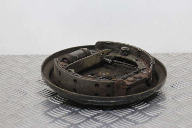 Skoda Fabia Brake Plate with Shoes and Cylinder Rear Right (2002)