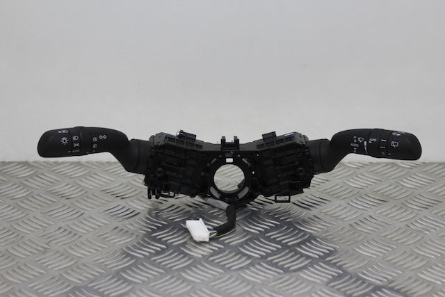 Toyota Yaris Cross Column Switch Wipers and Lights (2024)
