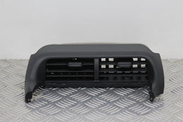 Toyota Yaris Dashboard Airvent Center