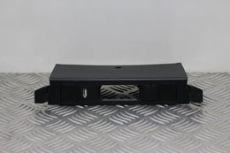 Toyota Yaris USB Socket Connector No1