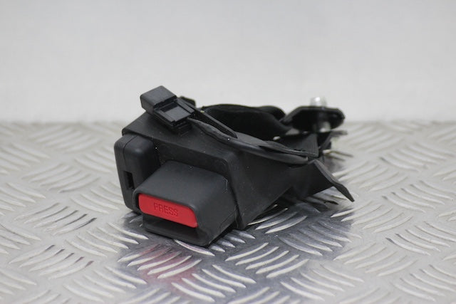 Toyota Yaris Seat Belt Buckle Lock Rear Drivers Side