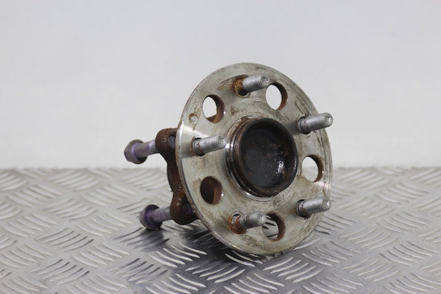 Toyota Yaris Hub with Bearing Rear Passengers Side