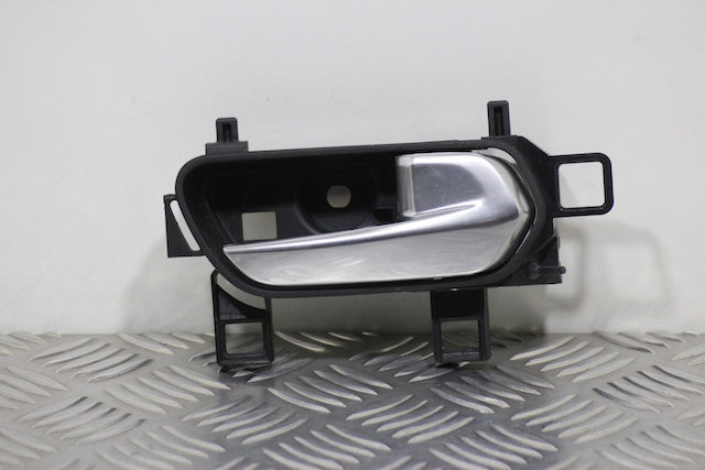 Nissan Juke Door Handle Inner Front Drivers (2020)