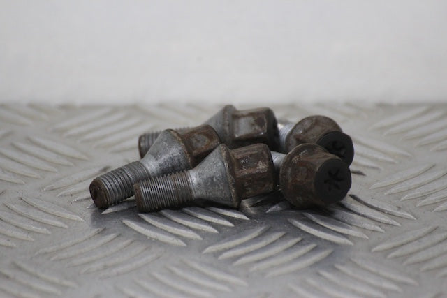 Nissan Juke Wheel Nuts